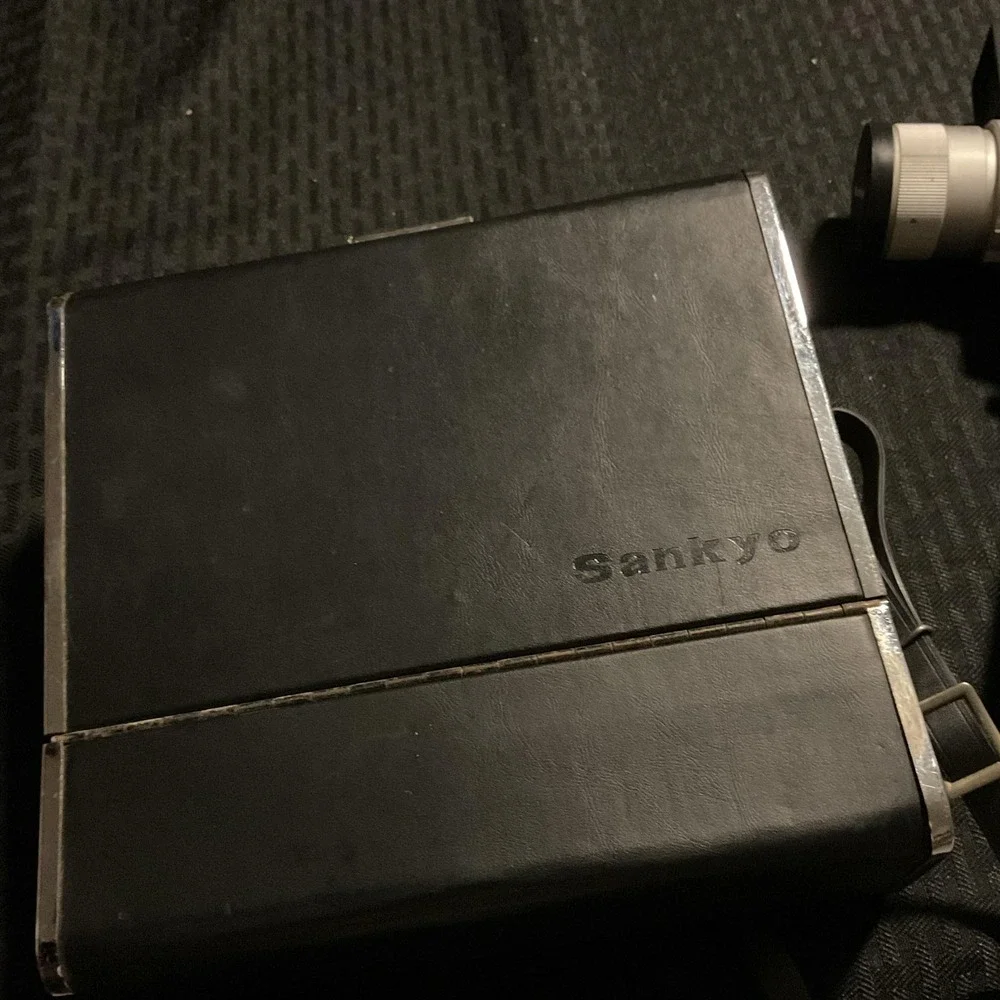 Vintage Sankyo Auto-4X Zoom Reflex 8mm Movie Camera Silver W/ Case Japan